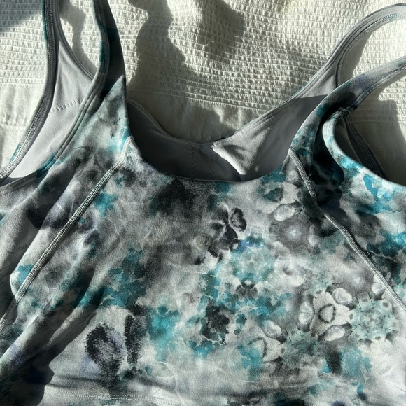 Lululemon: Align Tank - Picture 4 of 4